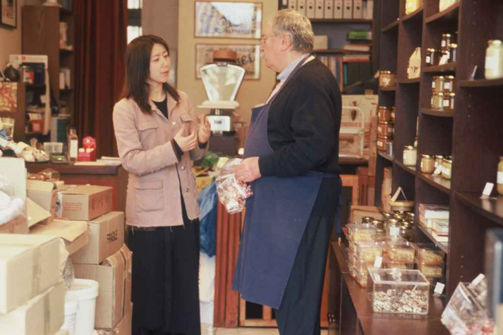 パリ高品質ハチミツ専門店＜Les Abeilles レザベイユ＞との出会い