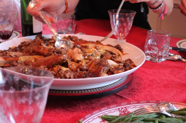 パリのホームステイ・フランスでクリスマス料理を楽しむ