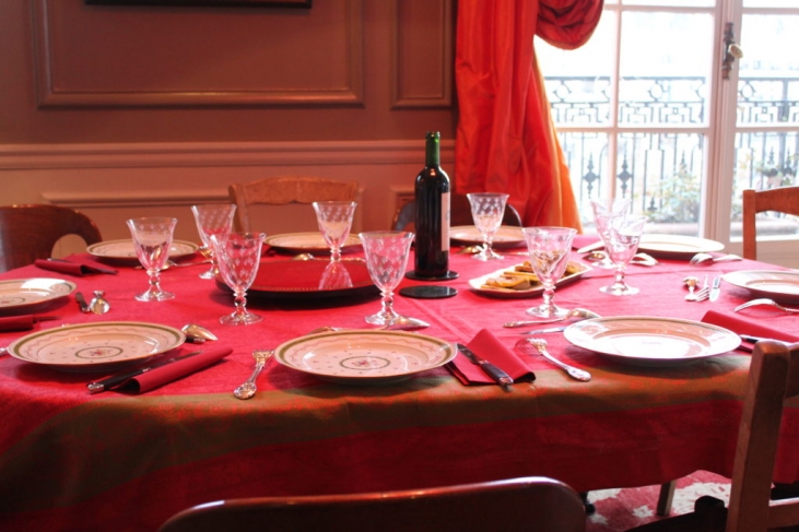 パリのホームステイ・フランスでクリスマス料理を楽しむ