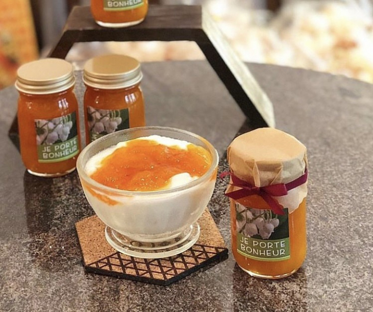 フランスの味 ” Confiture d’abricots コンフィテュール・アブリコ ”