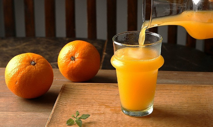 "Jus d’orange pressée 搾りたてオレンジジュース " 今年もスタート致しました!