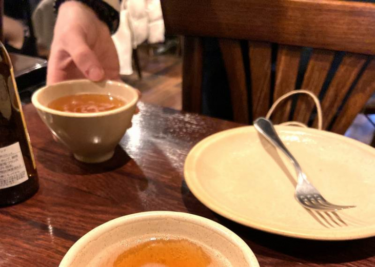 初めての一口に立ち会う、クレープリーの時間 ― ブルターニュ、オコジョ、そして和気あいあい ―