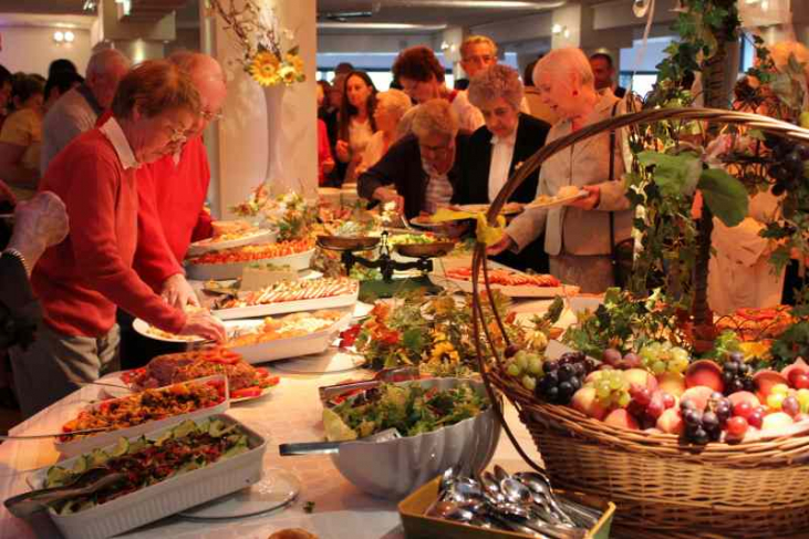 フランス生活から教わった「和気あいあいと愉しむ食事」