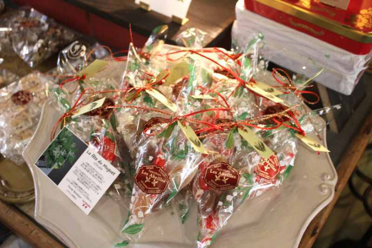 ～４月のレザベイユ南青山　～　5/1までのスズランラッピング＆絶賛ヌガーアイス