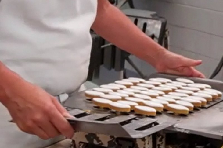 ～４月のレザベイユ南青山　～　5/1までのスズランラッピング＆絶賛ヌガーアイス