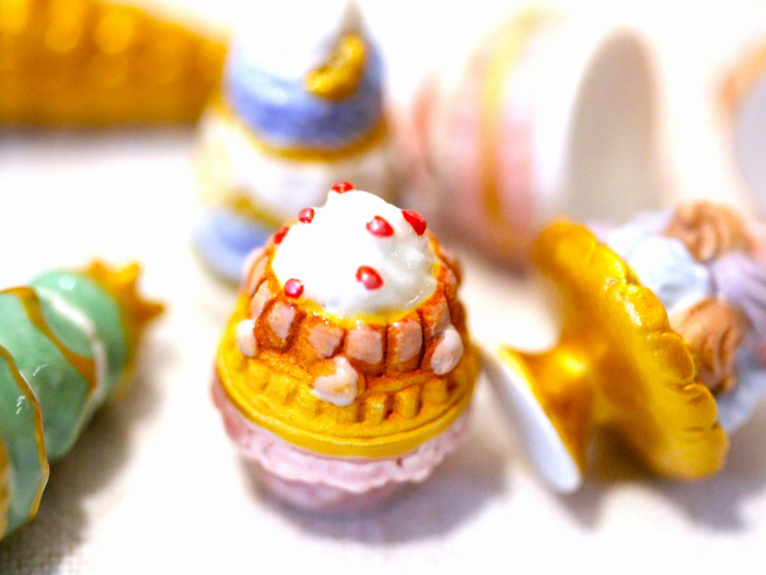 フェーヴ『王妃のお気に入り』（10ピース）Alcara社製