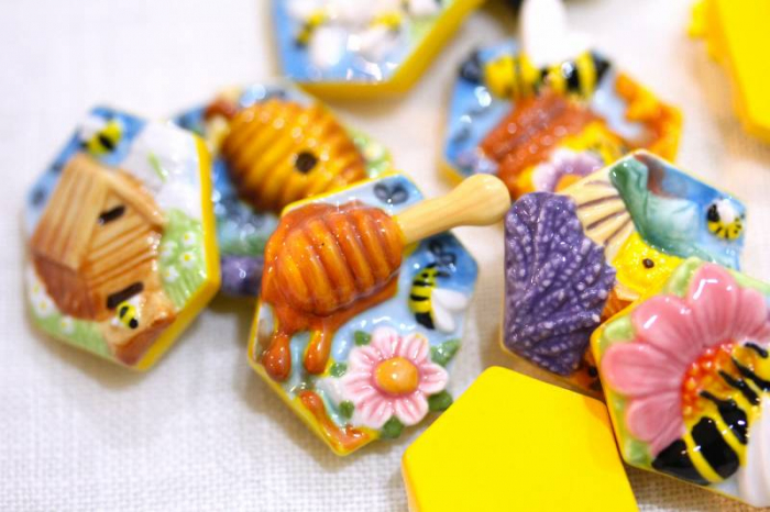 フェーヴ『巣箱、ハチミツ、みつばち』（10ピース）Alcara社製