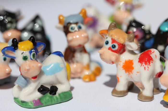 フェーヴ『牛たちのペイントボール』(10ピース）PRIME社製