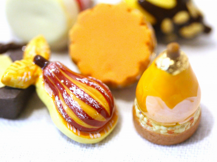 フェーヴ『王様の果物「洋梨」』（10ピース）Alcara社製