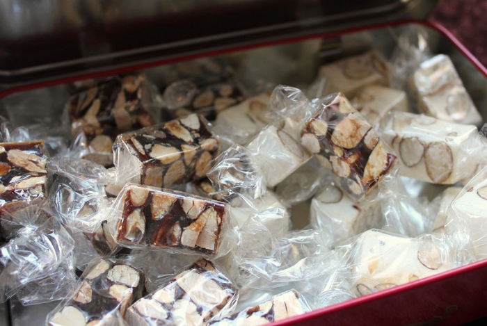 ヌガー・エレガント 24個(ブラン12個・ノワール12個)(André Boyer アンドレ・ボワイエ)※季節限定商品