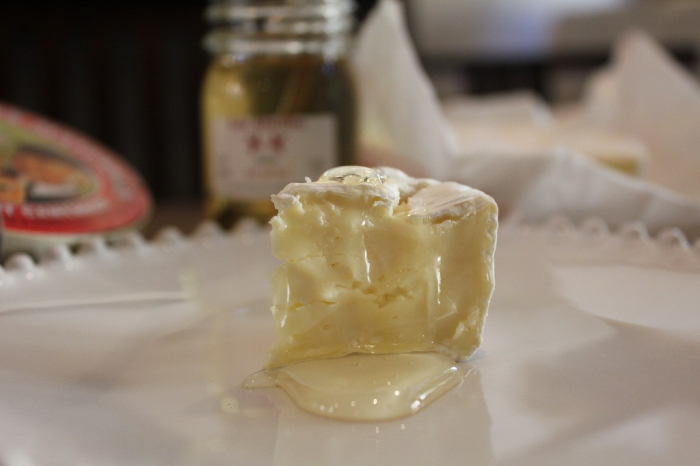 ＊満員御礼＊第31回 「フランス地方と食を愉しむ V （Normandie ノルマンディーのカマンベールとアカシアハチミツ ） 」店舗開催